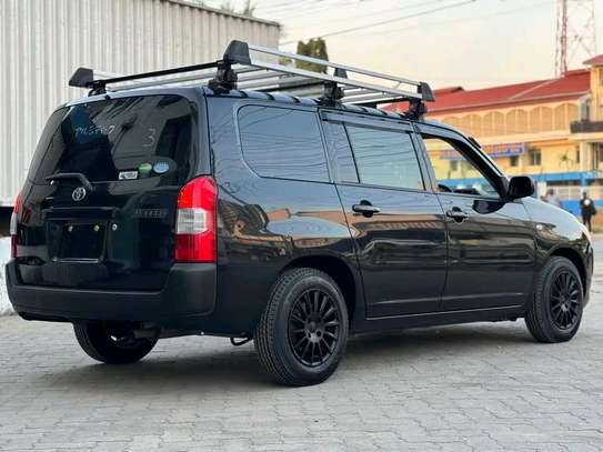 Toyota succeed black image 5