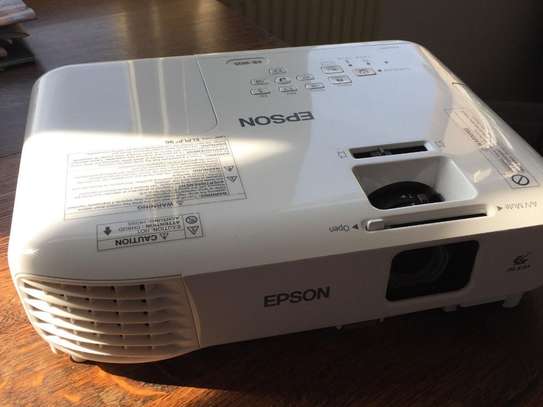 Epson projecto5r for hire image 1