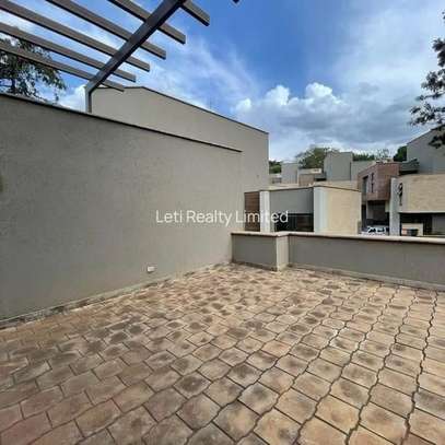 4 Bed Townhouse with En Suite in Lavington image 9