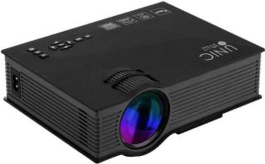 Unic Mini Projector With 1800 Lumens image 1