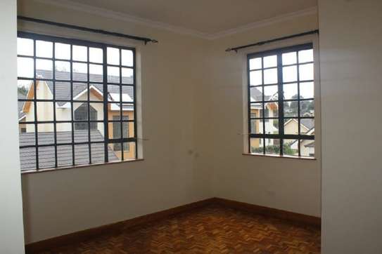 4 Bed House with En Suite at Summerfield image 20