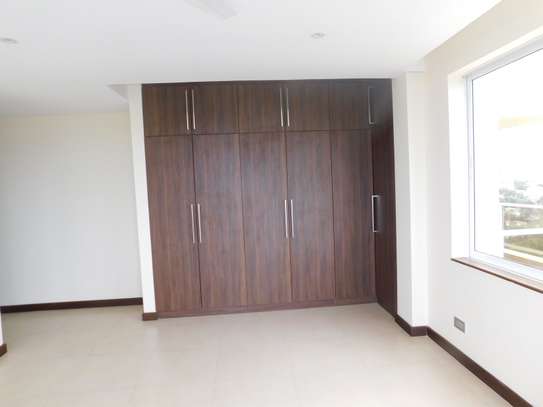 3 Bed Apartment with En Suite at City Mall image 22