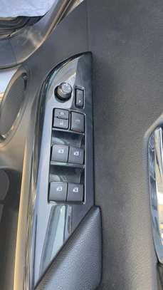 TOYOTA HILUX ROGUE DOUBLE CAB 2018MODEL image 7