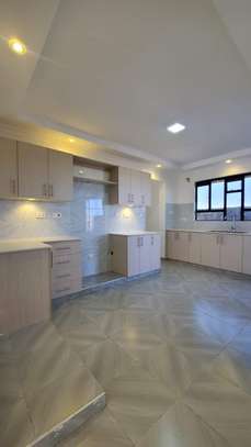 3 bedrooms plus dsq townhouse for sale in kitengela image 2