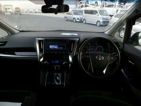 Toyota VELLFIRE image 8