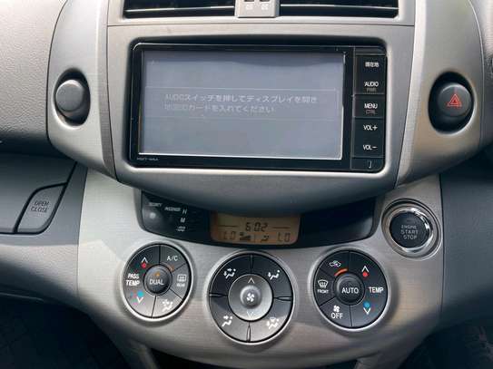 Toyota RAV 4 image 8