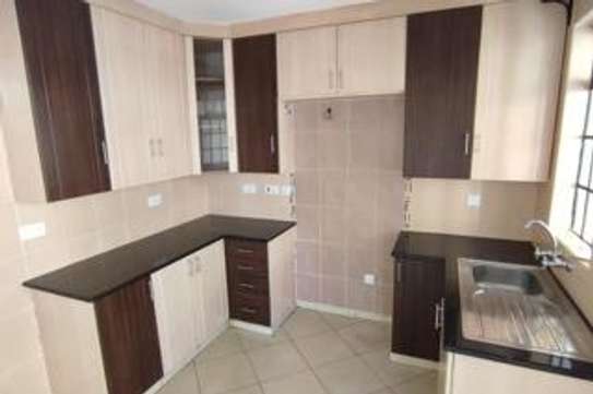 2 bedroom apartment for rent in Kilimani image 2