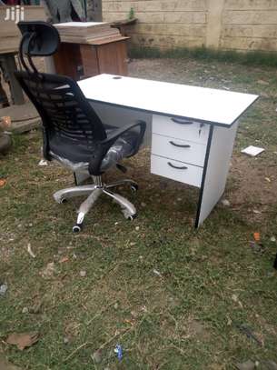 Secretarial desk ➕ adjustable seat. image 7