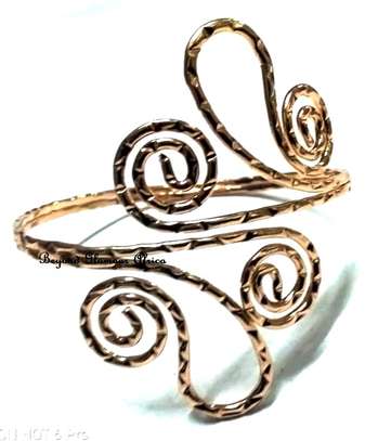 Womens Golden Spiral Armlet with earrings image 2