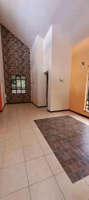 3 bedroom bungalow master ensuite to let in Mutalia image 6