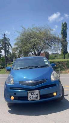 Toyota Ractis image 2