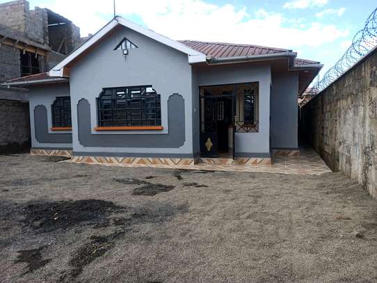 3 bedroom bungalow master ensuite to let in Eastern bypass image 1