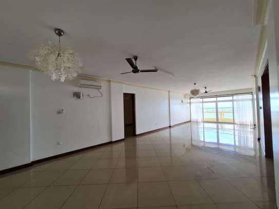 4 Bed Apartment with Aircon in Nyali Area image 3