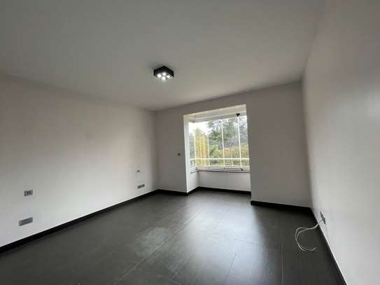 3 Bed Apartment with En Suite in Riverside image 13