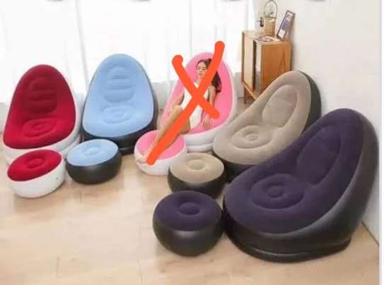 Inflatable Seat with Foot Rest & Manual Pump image 3
