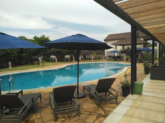 4 Bed House with En Suite in Runda image 2