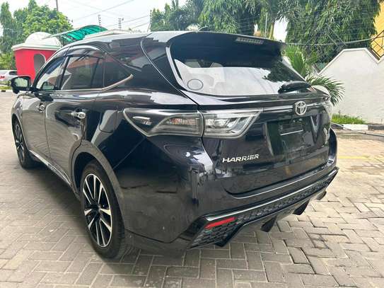 Toyota Harrier Gs image 4