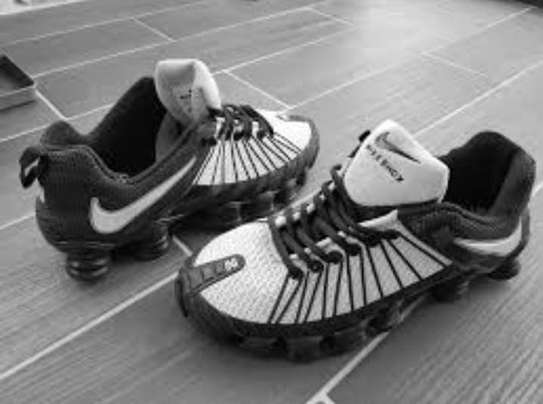 Nike outlet shox total