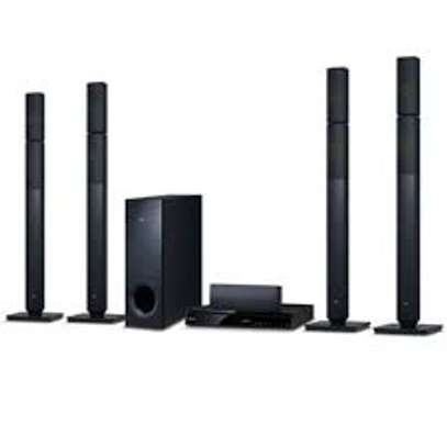 LG Home theater 5.1Ch 1000W,4Tallboys with Bluetooth image 1