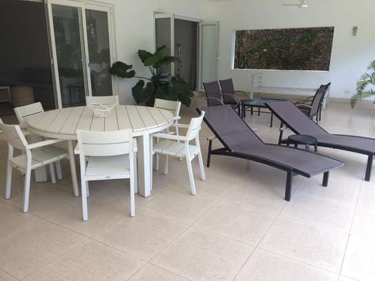 3br Luxurious Furnished Ocean Front Apartment For Sale In Nyali. AS21 image 4