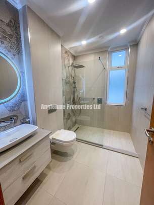 Serviced 2 Bed Apartment with En Suite at City Park Drive image 8