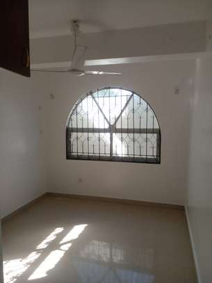 4br house available for rent in Nyali image 2