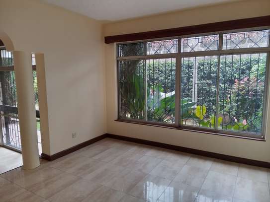 5 Bed House with En Suite at Riverside Drive image 6