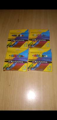 Crayons colour image 1