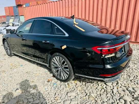 Audi Quattro A8 S-Line black 2019 image 10