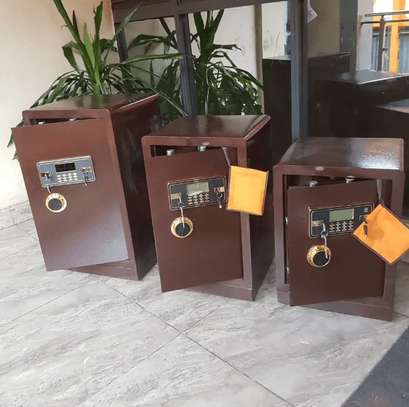 Office Safe : 60 Kgs Modern Fireproof Safe image 2