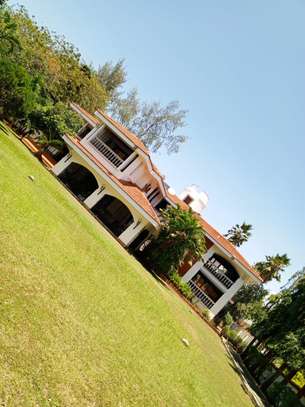 5 Bed House with En Suite at Nyali image 21