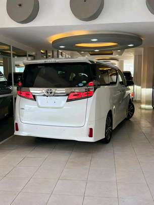 Toyota velfire 2020 image 2