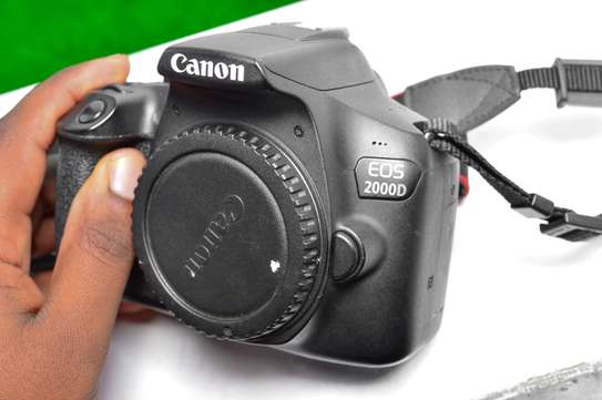 Canon 2000D image 2