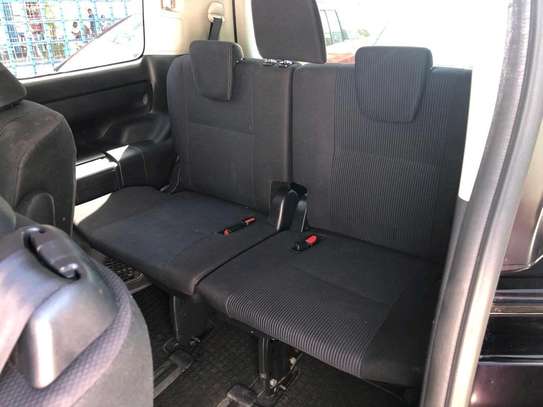 Toyota Noah hybrid 2018 2wd image 3