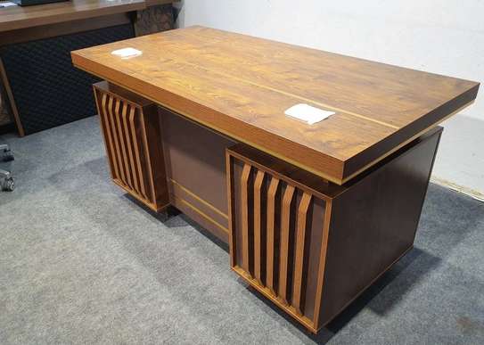 Office Desk : 140 Cm Executive Office Desk image 4
