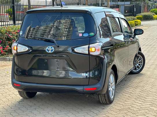 Toyota Sienta hybrid 1500cc fully loaded black color 2018. image 1
