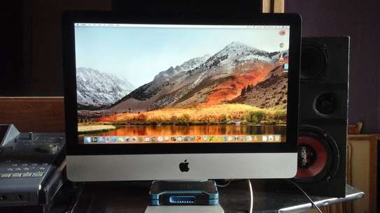 21.5 inch iMac image 2