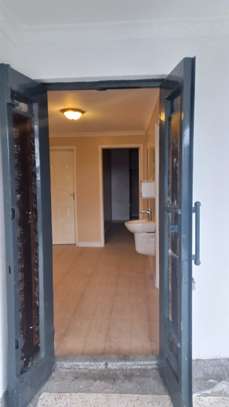 5 Bed Townhouse with En Suite at Ridgemount Court image 10