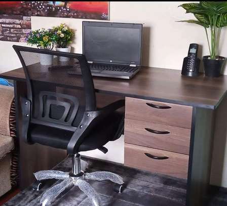 Office desk plus office chair image 3