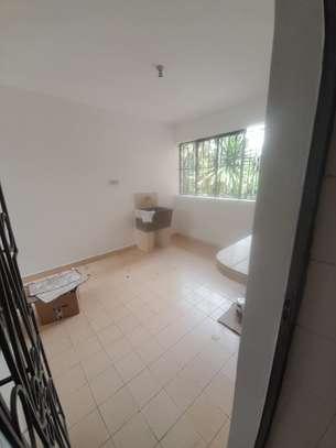 3 bedroom apartment with a Dsq sale image 9