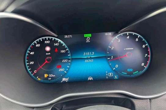 Mercedes-Benz C200 AMG image 6