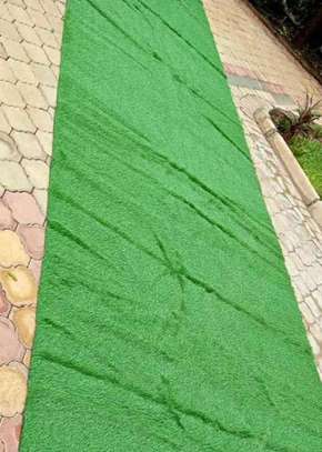 Artificial Grass Carpet Perfectly Right doe Decor image 4