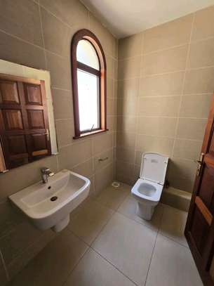 3 Bed Apartment with En Suite at Green Wood Drive image 5