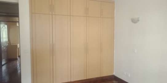 4 Bed Apartment with En Suite in Westlands Area image 7