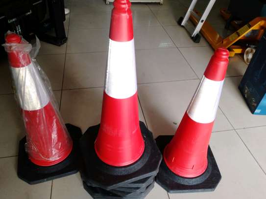 Reflective road cones image 3