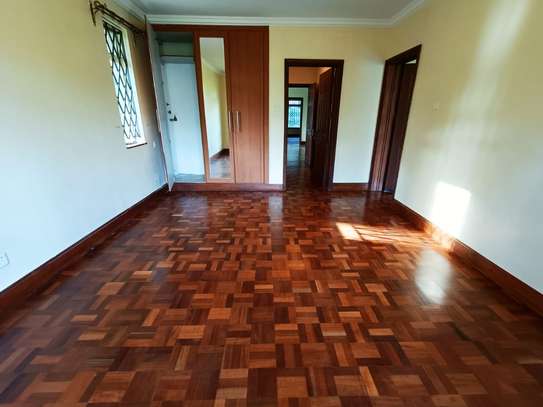 4 Bed House with En Suite in Spring Valley image 20