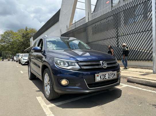 Asian Lady Owned Volkswagen Tiguan image 2