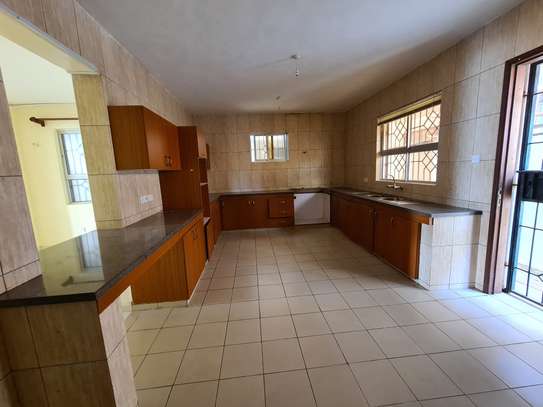 3 Bed Townhouse with En Suite in Nyali Area image 4