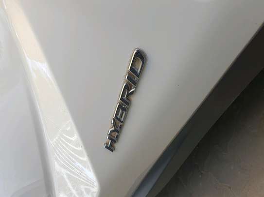 Lexus NX 300h Hybrid image 5
