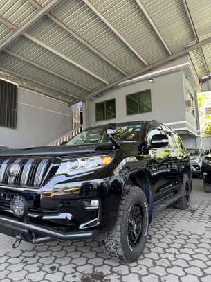 Toyota Land Cruiser Prado Black SUV Rugged Off-Road 2021 image 7